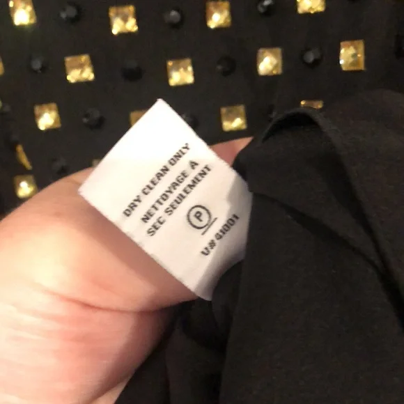 ⭕️ PRICE FIRM Diane Von Furstenberg Black Top with Gold Rhinestones Size Small - Picture 5 of 6